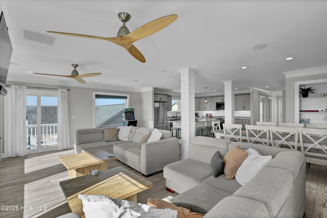 106 Charlotte Avenue, Holly Ridge, NC 28445