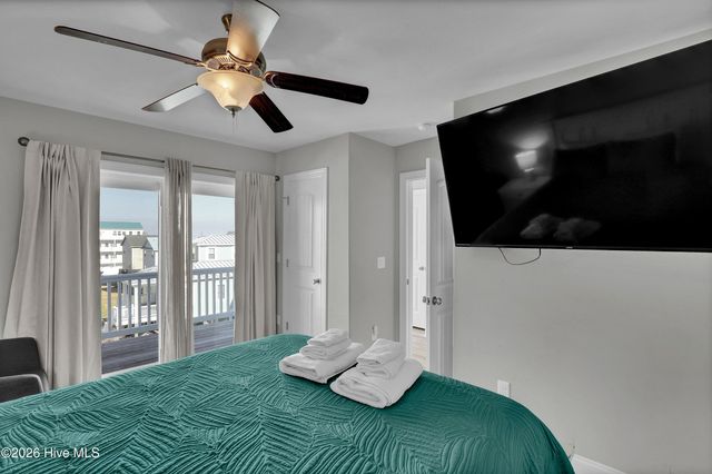 106 Charlotte Avenue, Holly Ridge, NC 28445