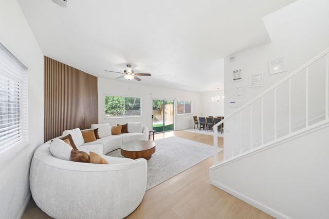 5045 N Laguna Dr, Sacramento, CA 95823