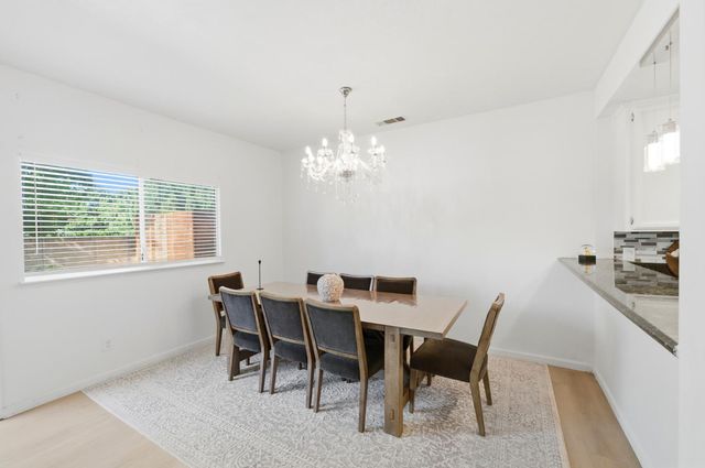 5045 N Laguna Dr, Sacramento, CA 95823