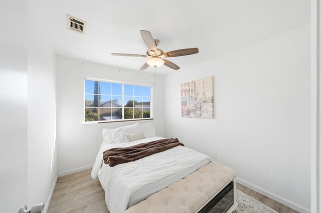 5045 N Laguna Dr, Sacramento, CA 95823