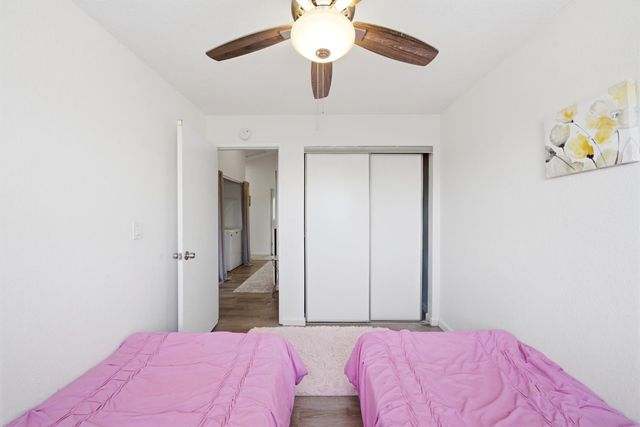 5045 N Laguna Dr, Sacramento, CA 95823