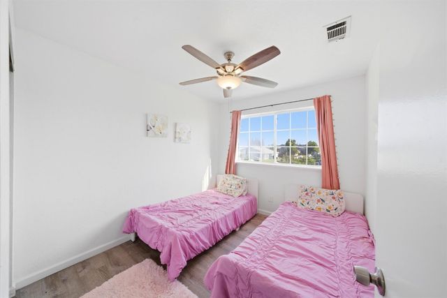 5045 N Laguna Dr, Sacramento, CA 95823