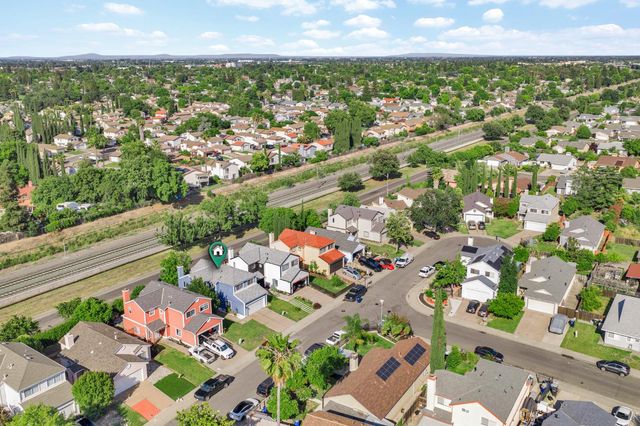 5045 N Laguna Dr, Sacramento, CA 95823