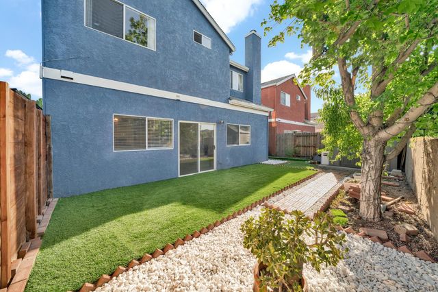 5045 N Laguna Dr, Sacramento, CA 95823