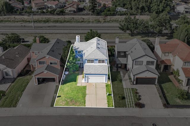 5045 N Laguna Dr, Sacramento, CA 95823