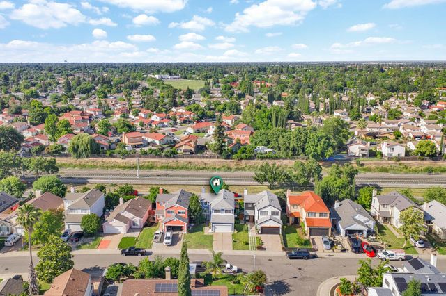 5045 N Laguna Dr, Sacramento, CA 95823