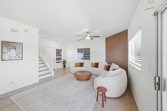 5045 N Laguna Dr, Sacramento, CA 95823