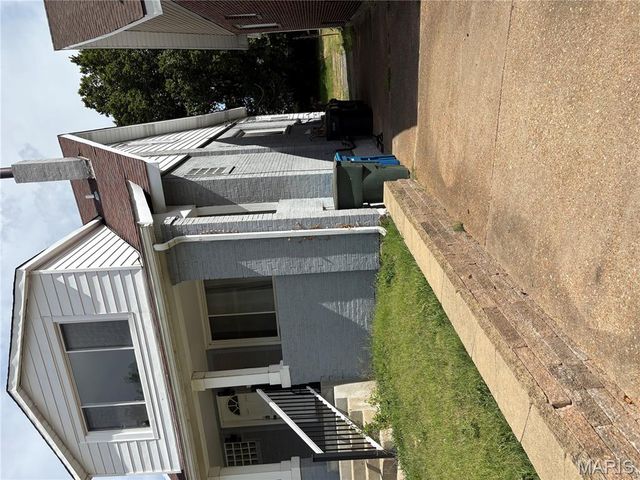 7105 Lexington Avenue, St Louis, MO 63121