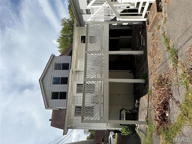 7105 Lexington Avenue, St Louis, MO 63121