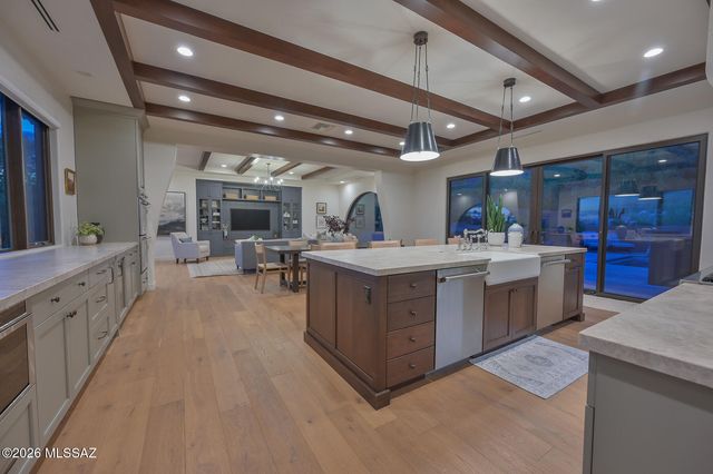 5238 E Mission Hill Drive, Tucson, AZ 85718