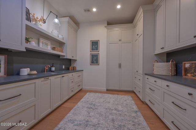 5238 E Mission Hill Drive, Tucson, AZ 85718