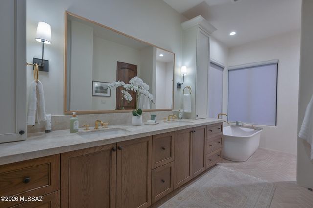 5238 E Mission Hill Drive, Tucson, AZ 85718