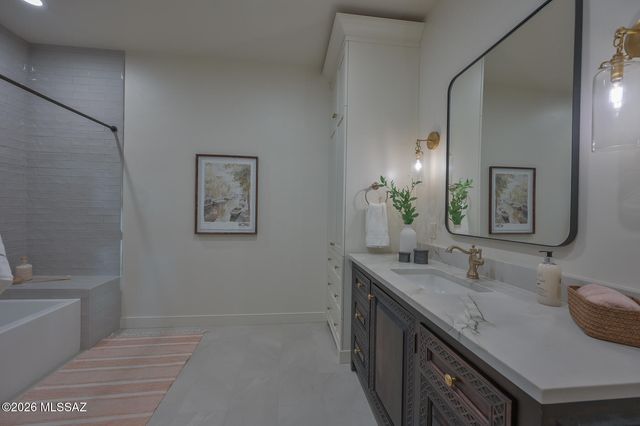 5238 E Mission Hill Drive, Tucson, AZ 85718