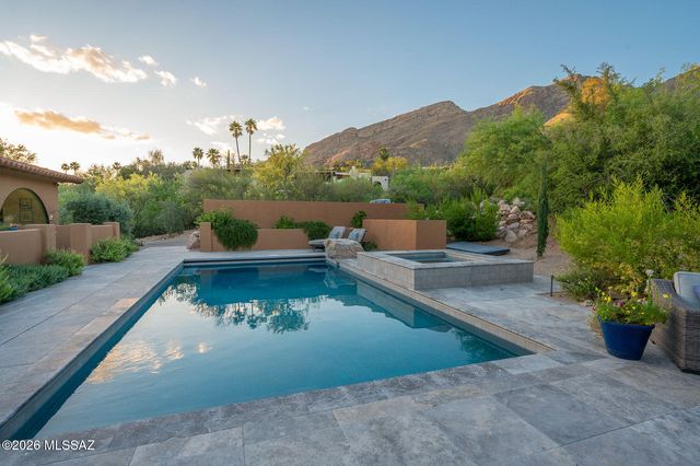 5238 E Mission Hill Drive, Tucson, AZ 85718