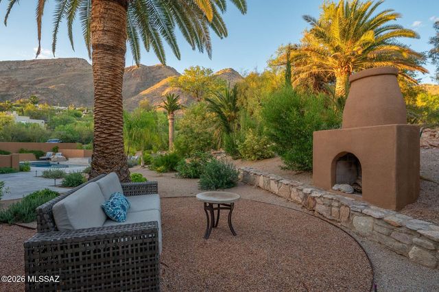 5238 E Mission Hill Drive, Tucson, AZ 85718