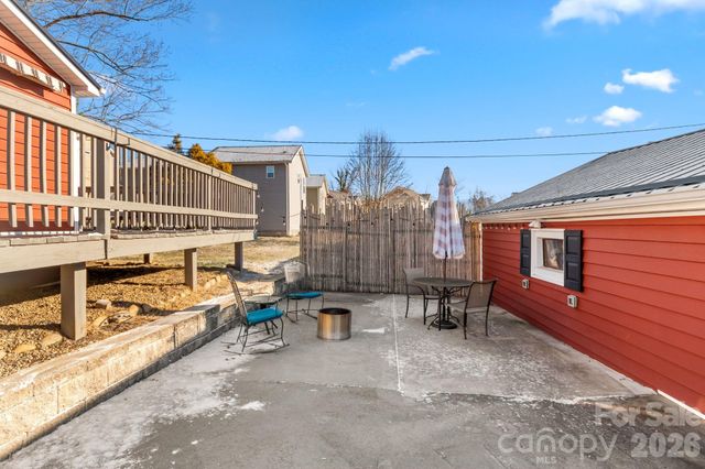 60 Shiloh Road, Asheville, NC 28803