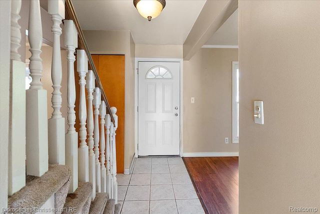 15602 Comstock Street, Livonia, MI 48154