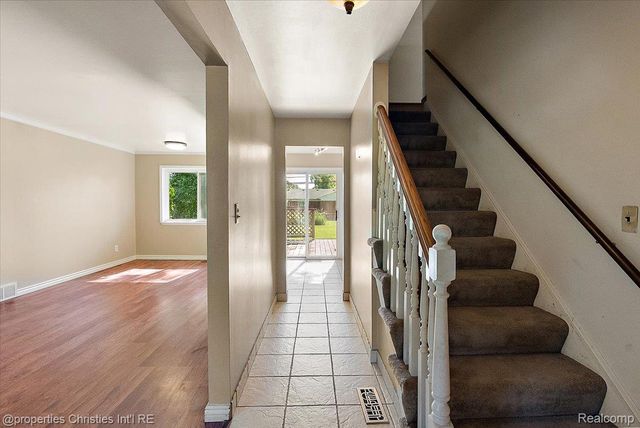 15602 Comstock Street, Livonia, MI 48154