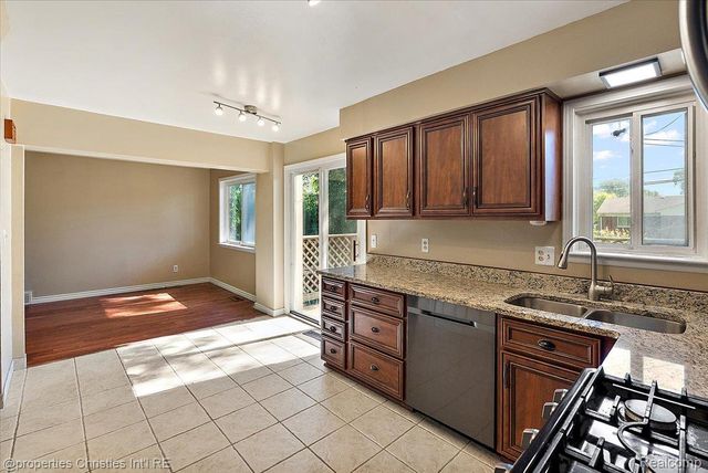 15602 Comstock Street, Livonia, MI 48154