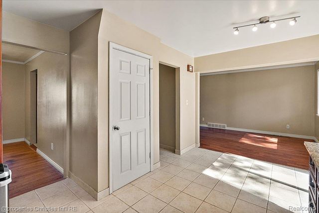 15602 Comstock Street, Livonia, MI 48154