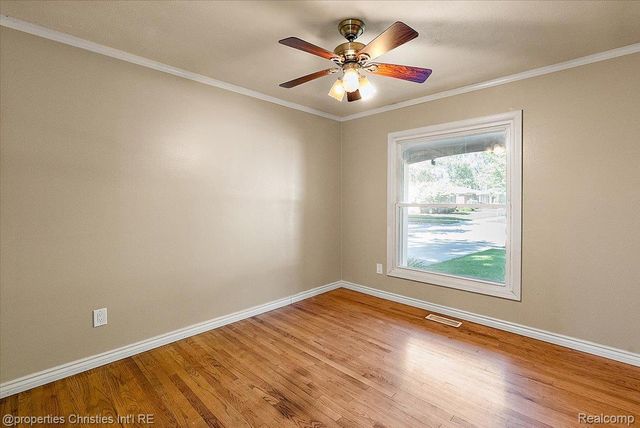 15602 Comstock Street, Livonia, MI 48154