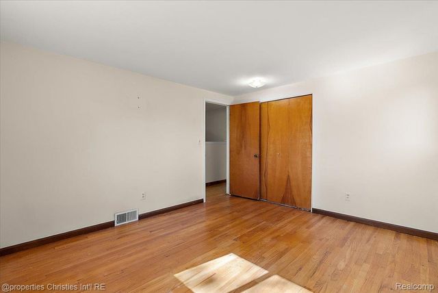 15602 Comstock Street, Livonia, MI 48154