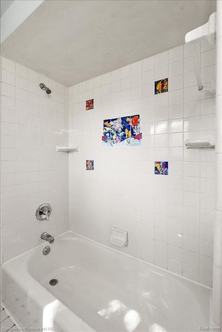 15602 Comstock Street, Livonia, MI 48154