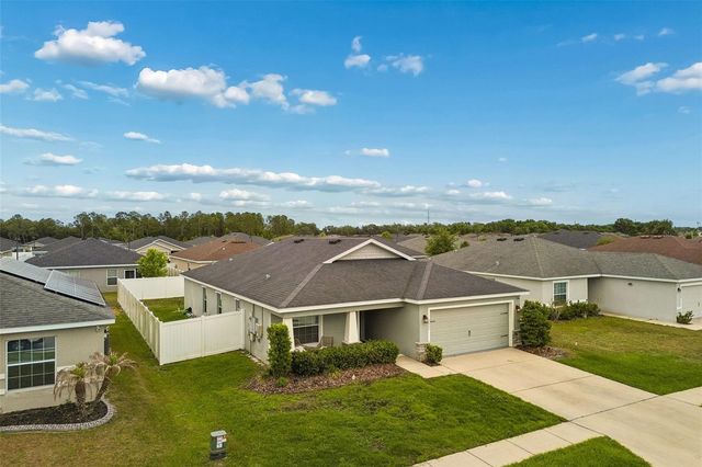 7011 GIDEON CIRCLE, Zephyrhills, FL 33541