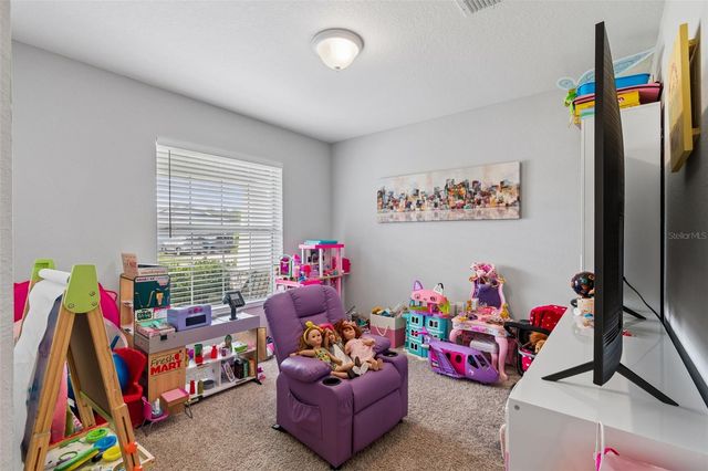 7011 GIDEON CIRCLE, Zephyrhills, FL 33541