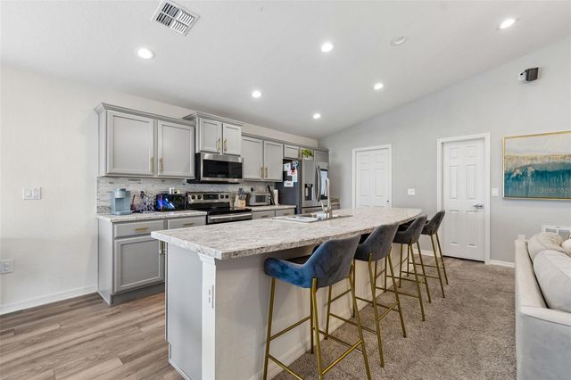 7011 GIDEON CIRCLE, Zephyrhills, FL 33541