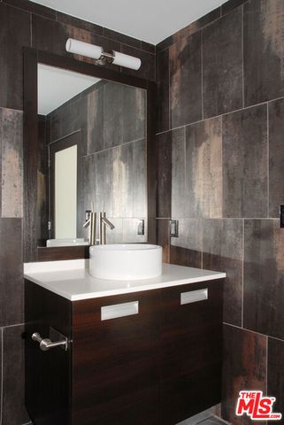 8312 Beverly Boulevard 202, Los Angeles, CA 90048