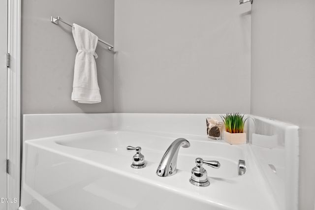 1052 Mica Lamp Court, Apex, NC 27502