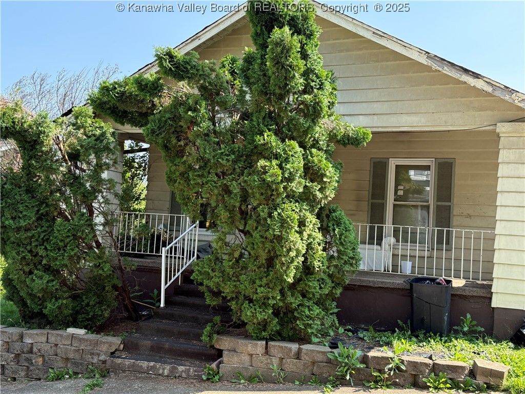 1123 Beech Avenue, Charleston, WV 25312