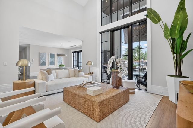 400 Mola Avenue, Fort Lauderdale, FL 33301