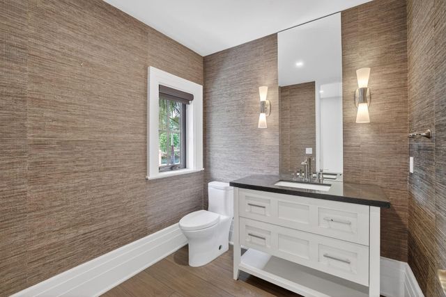 400 Mola Avenue, Fort Lauderdale, FL 33301