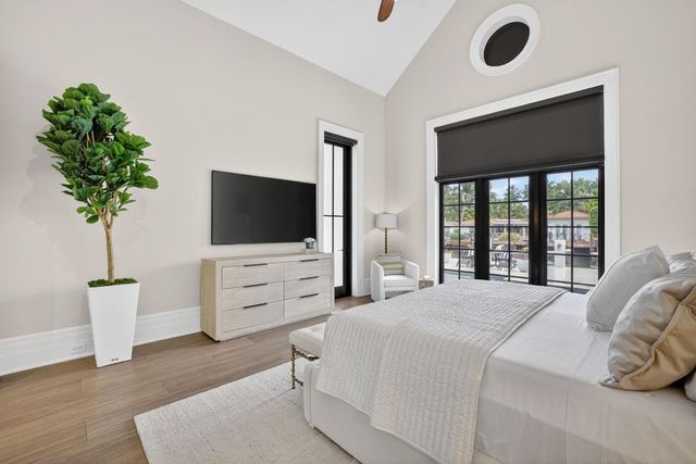 400 Mola Avenue, Fort Lauderdale, FL 33301