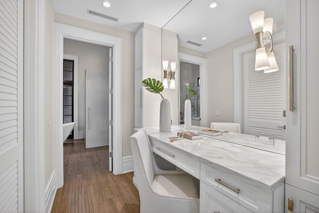 400 Mola Avenue, Fort Lauderdale, FL 33301