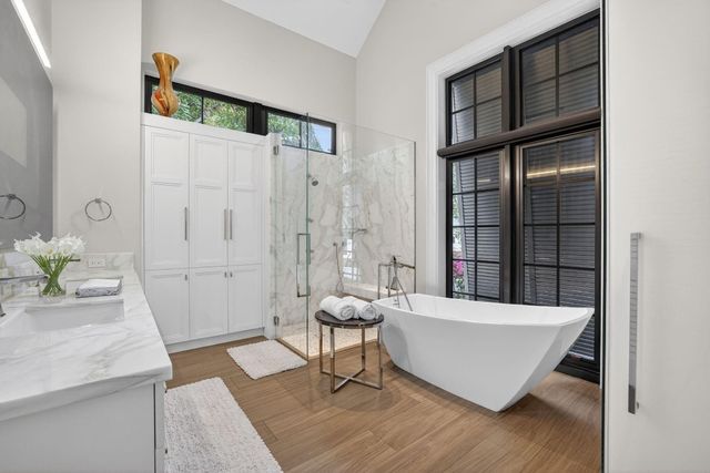 400 Mola Avenue, Fort Lauderdale, FL 33301