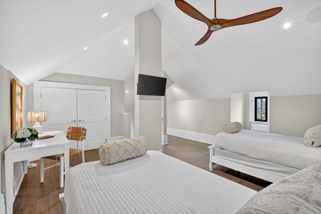 400 Mola Avenue, Fort Lauderdale, FL 33301