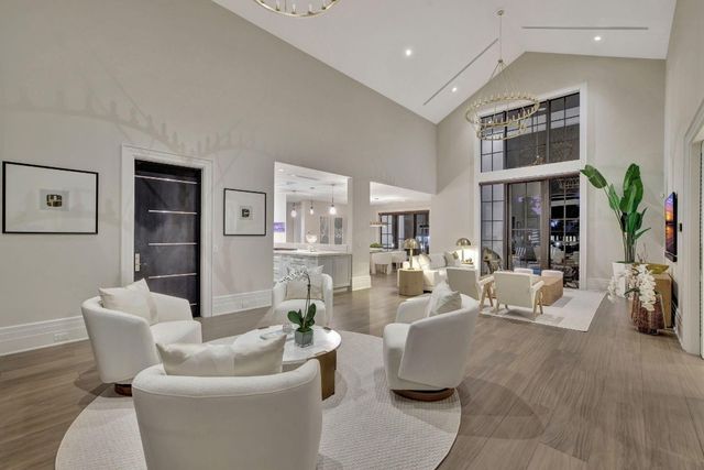 400 Mola Avenue, Fort Lauderdale, FL 33301