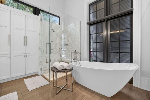 400 Mola Avenue, Fort Lauderdale, FL 33301