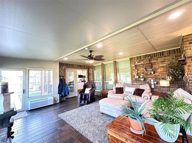 9565 N Bryan Road, Meeker, OK 74855