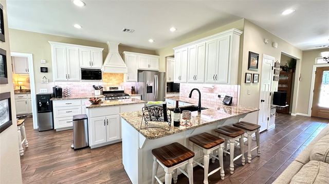 9565 N Bryan Road, Meeker, OK 74855