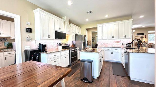 9565 N Bryan Road, Meeker, OK 74855