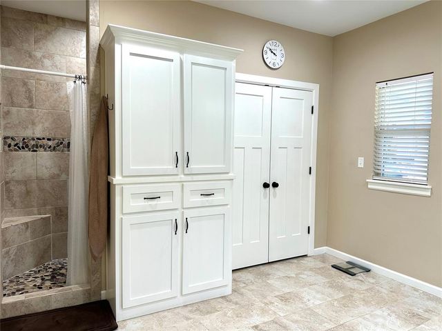 9565 N Bryan Road, Meeker, OK 74855