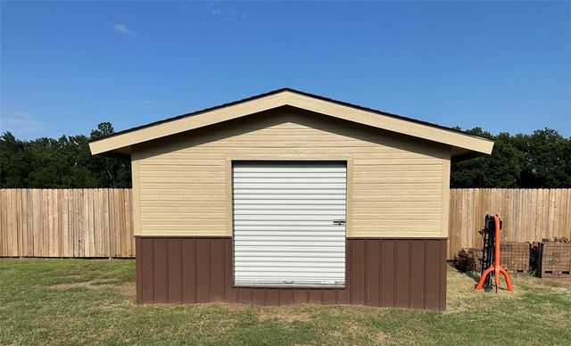 9565 N Bryan Road, Meeker, OK 74855