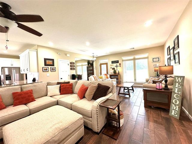 9565 N Bryan Road, Meeker, OK 74855