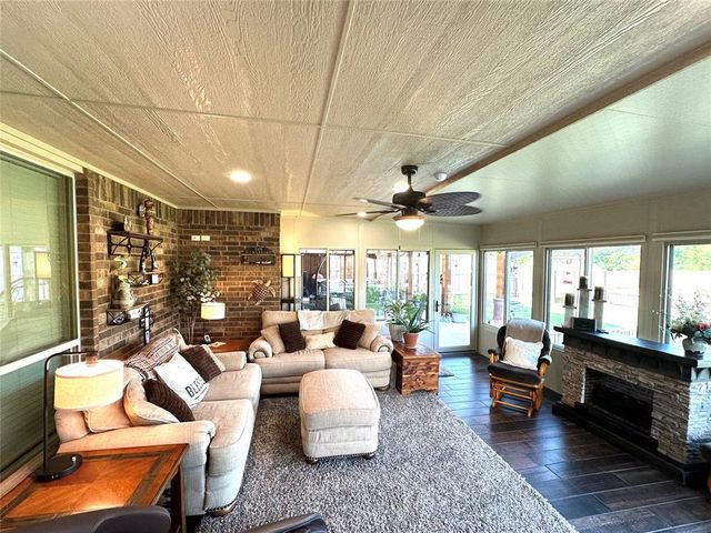 9565 N Bryan Road, Meeker, OK 74855