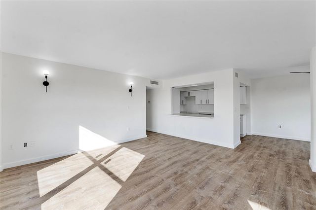 4174 Inverrary Drive 1002, Lauderhill, FL 33319
